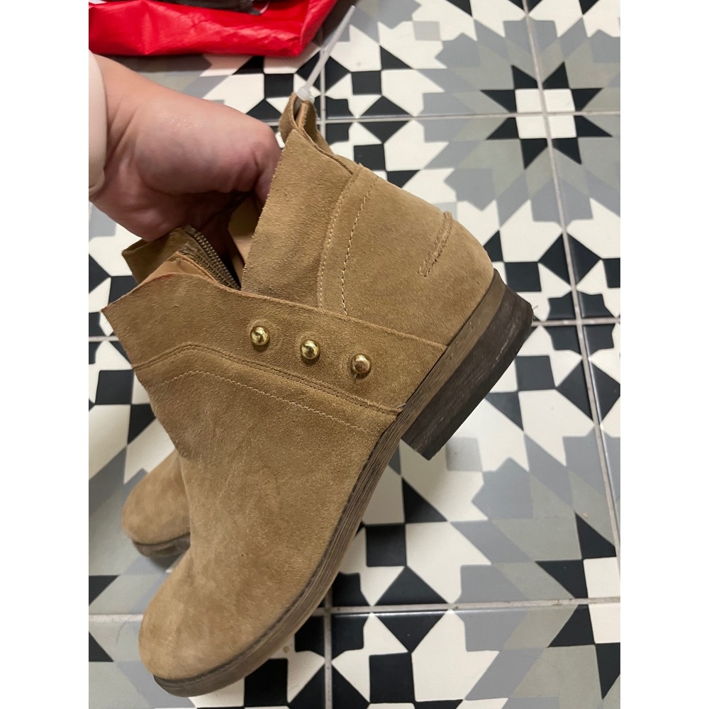 Franco Sarto Womens Tan Suede Ankle Boots Gold Stud Side Zip Booties Size 9M - Picture 7 of 8